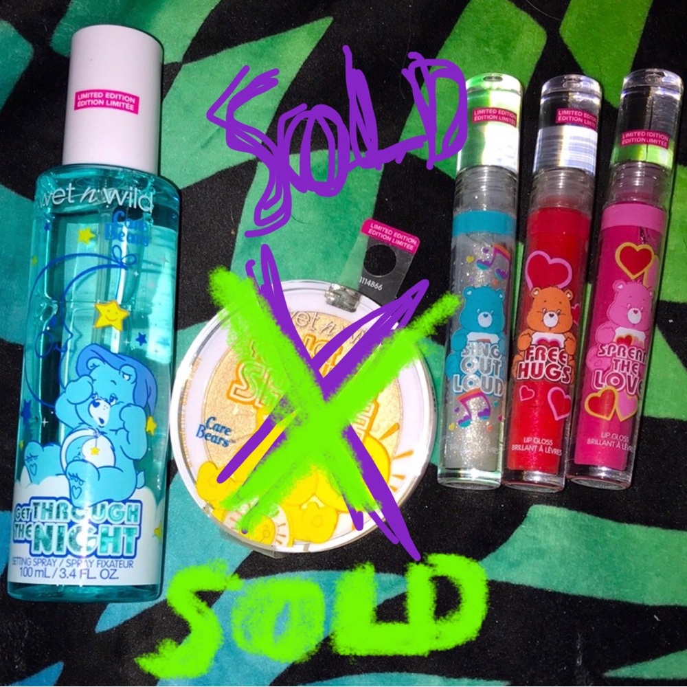 ✨🆕Wet N Wild x Care Bears Collection!BNIP!SEALED SET of Make-up & Setting Spray